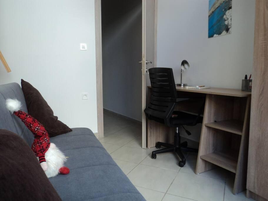 The Getaway Apartment Agia Marina  Exterior photo